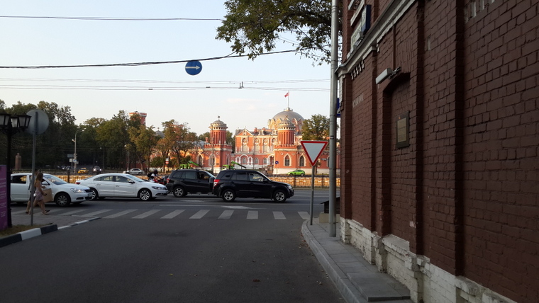 HugoChavizStreet8-760